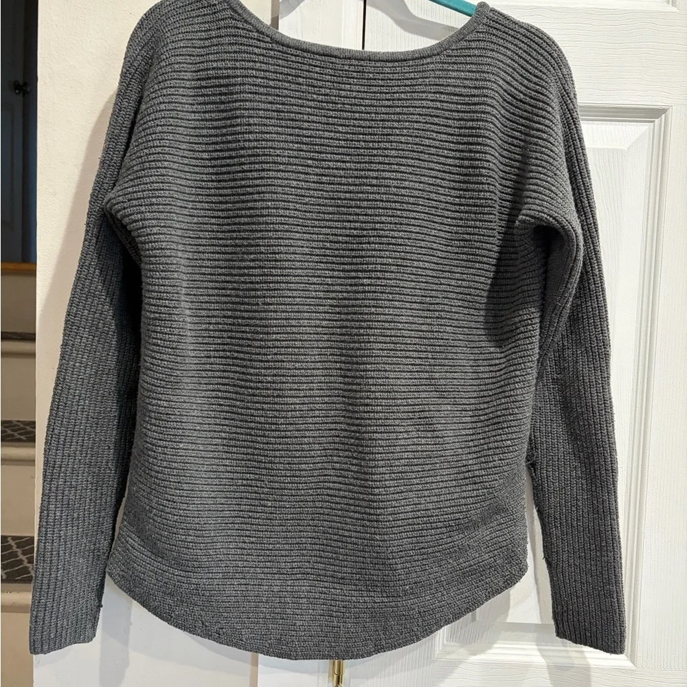 Athleta Gray Ribbed Scoop Neck Sweater